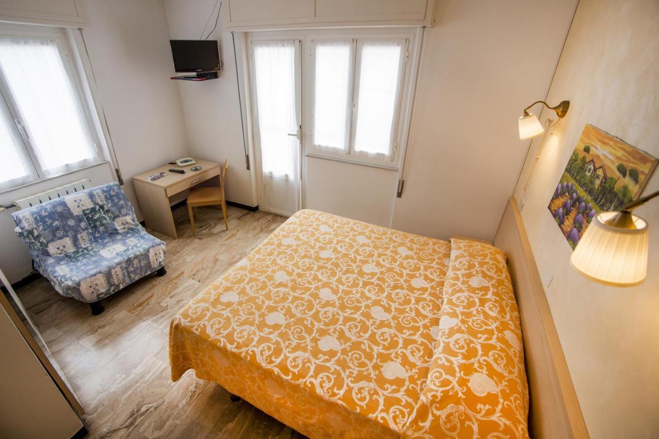 B&B Hotel Costa Azzurra Spotorno Eksteriør bilde