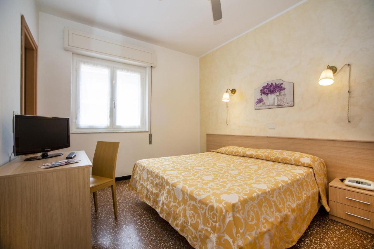 B&B Hotel Costa Azzurra Spotorno Eksteriør bilde